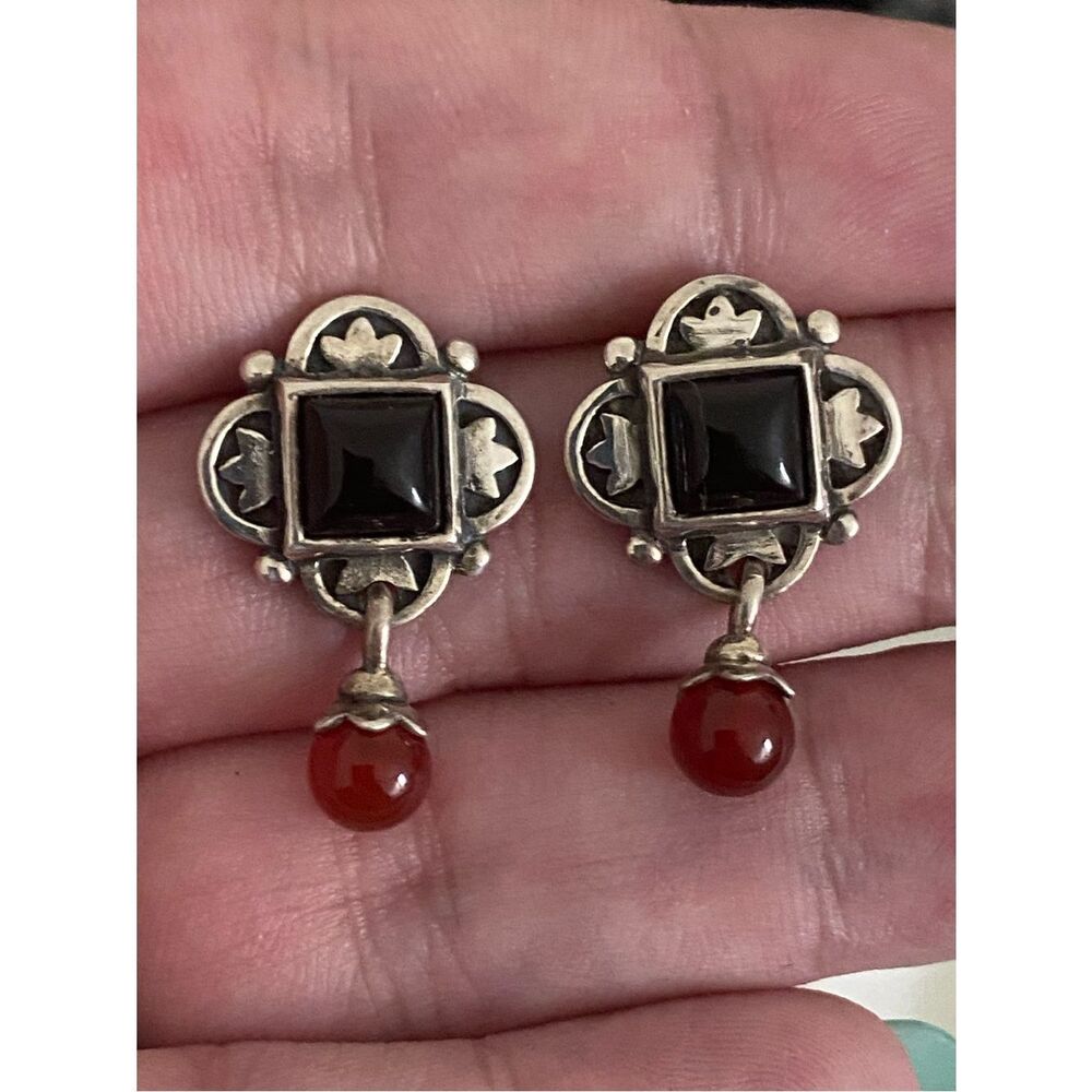 James Avery Retired Quatrafoil Onyx Earrings With Carnelian Drop